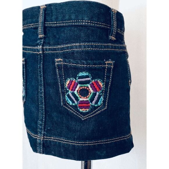 NEW babyGAP Girls 18-24 Months Embroidered Denim Skirt - Picture 3 of 4